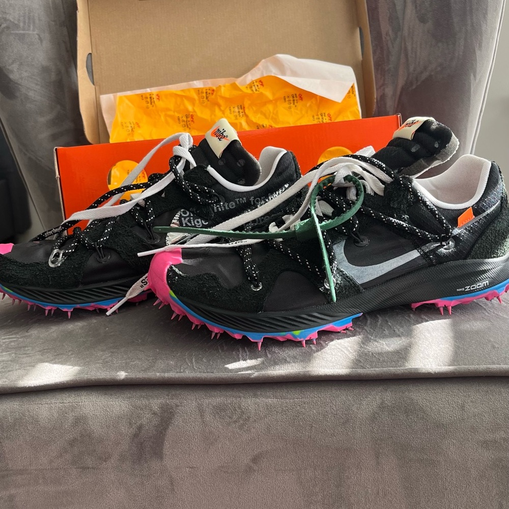 Nike “Off White” Zoom Terra Kiger 5 Women’s Size 9